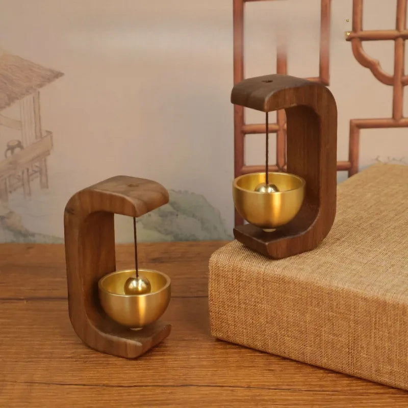 Campana de viento de latón y madera para decoración moderna