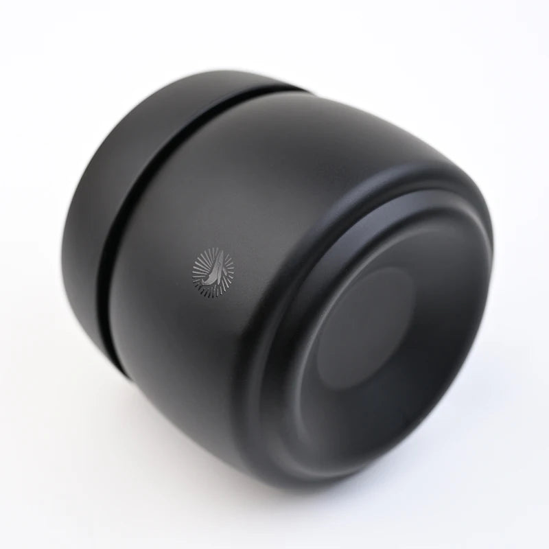 Vacuum-sealed stainless steel coffee container 